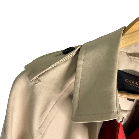 Coach Colorblock WM Peacoat Khaki, Red, Black with Button Detail on Shoulder - Picture 5 of 10